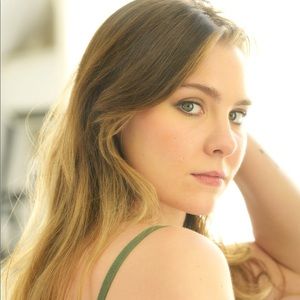 Meet your Posher, Caroline